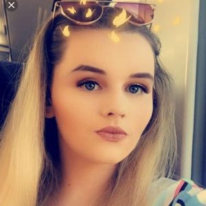 Meet your Posher, Clarissa